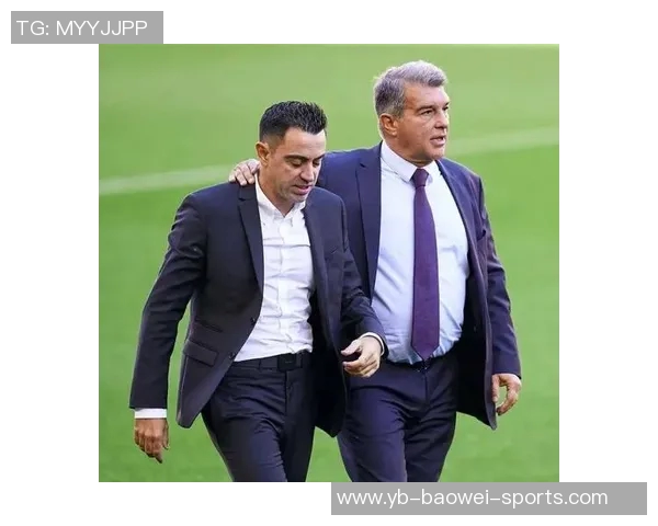 巴萨绯闻新星F阿斯拉尼现场观战加泰德比与哈维合影引关注